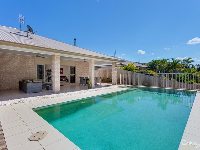 Magnificent 5 Bedroom Executive House with Pool